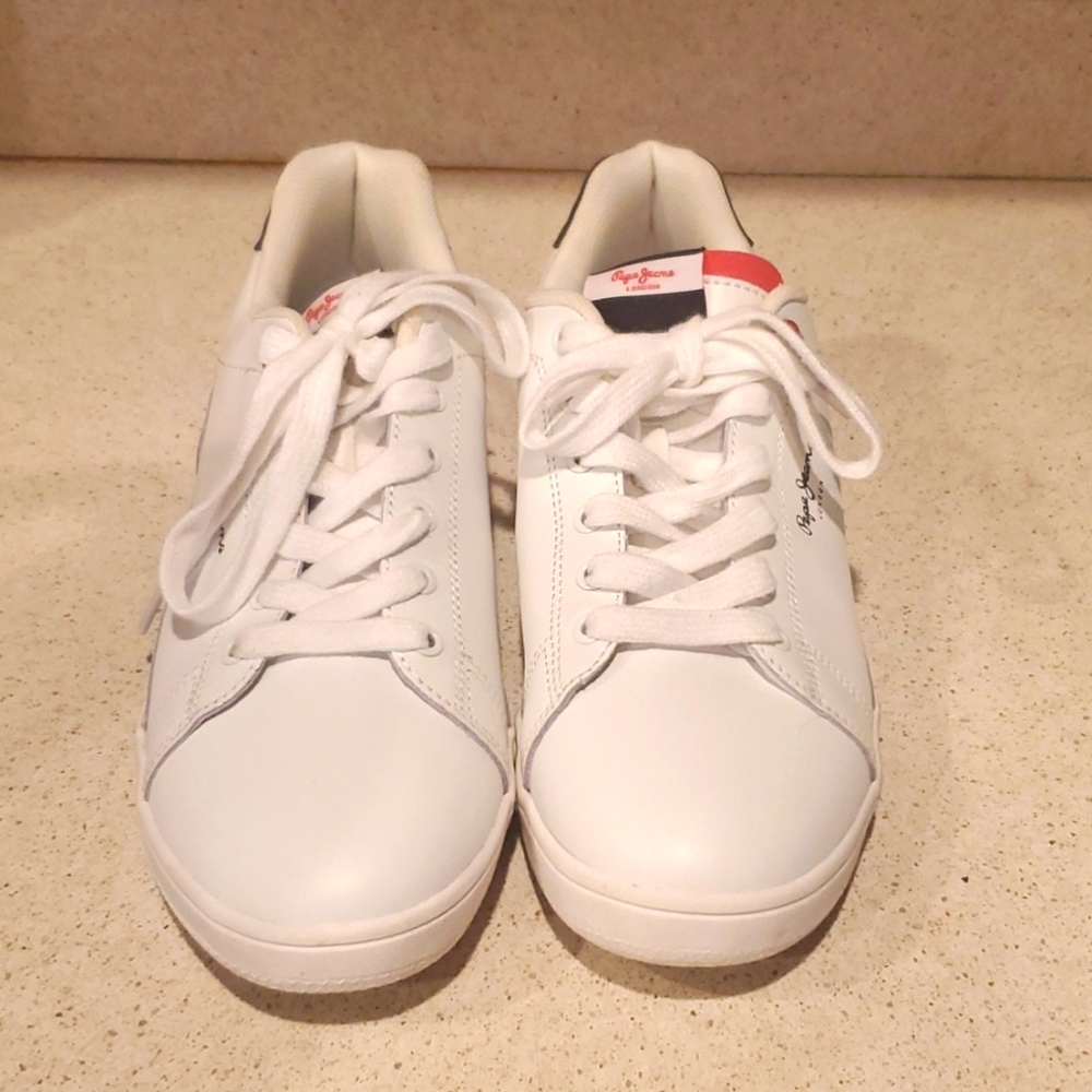 stylish white tennis shoes